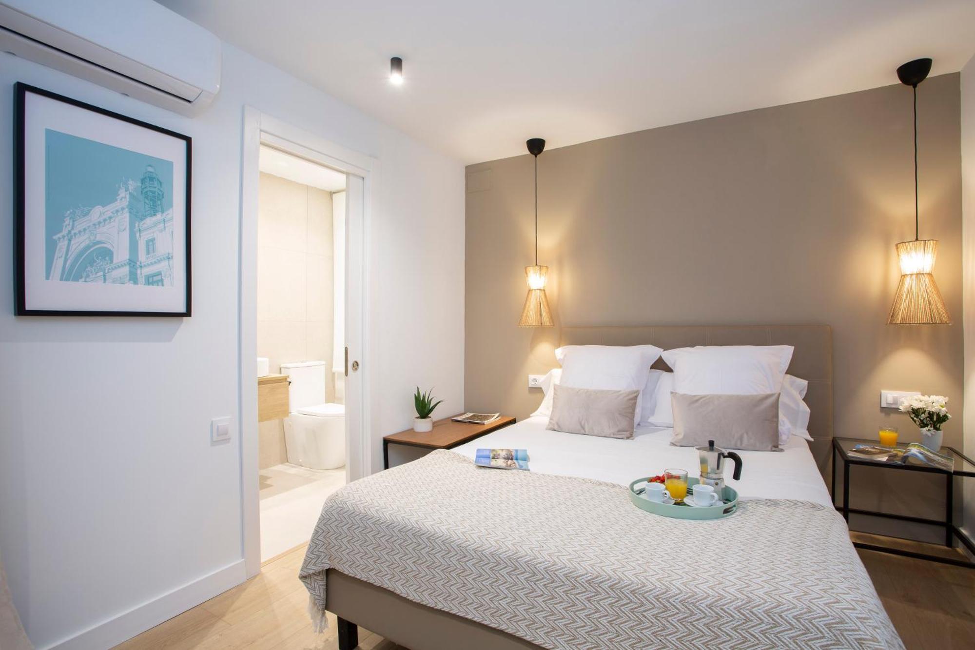 Poeta Llombart Apartment Valence Extérieur photo