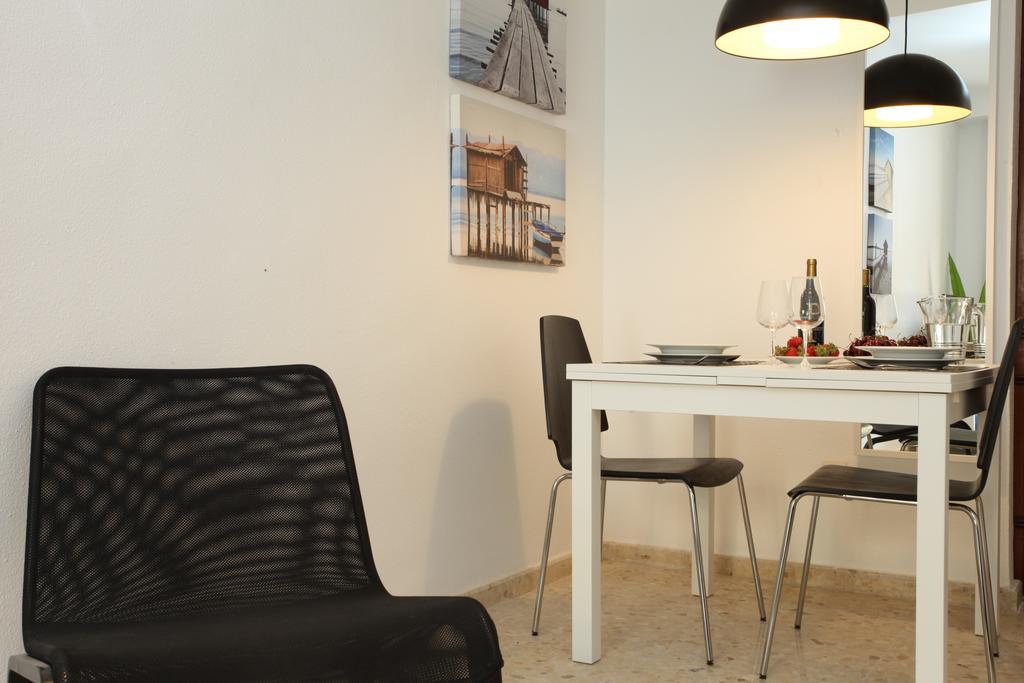 Poeta Llombart Apartment Valence Chambre photo