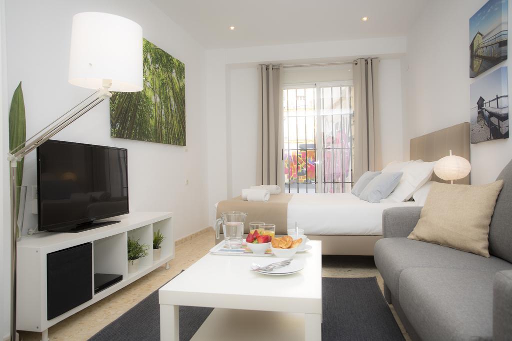 Poeta Llombart Apartment Valence Extérieur photo
