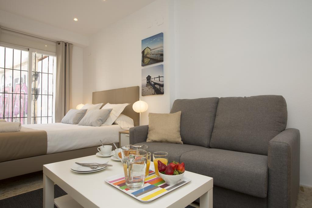 Poeta Llombart Apartment Valence Extérieur photo