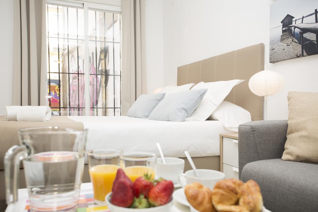Poeta Llombart Apartment Valence Extérieur photo